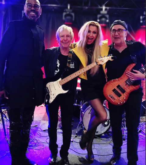 Singing with the Starlight Express Band (from left to right)Dennis LeGree, Bernie Adamkewitz, Jackie Bredie, Ian Steward.